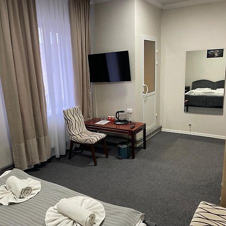 Medelean Hotel Comrat 外观 照片