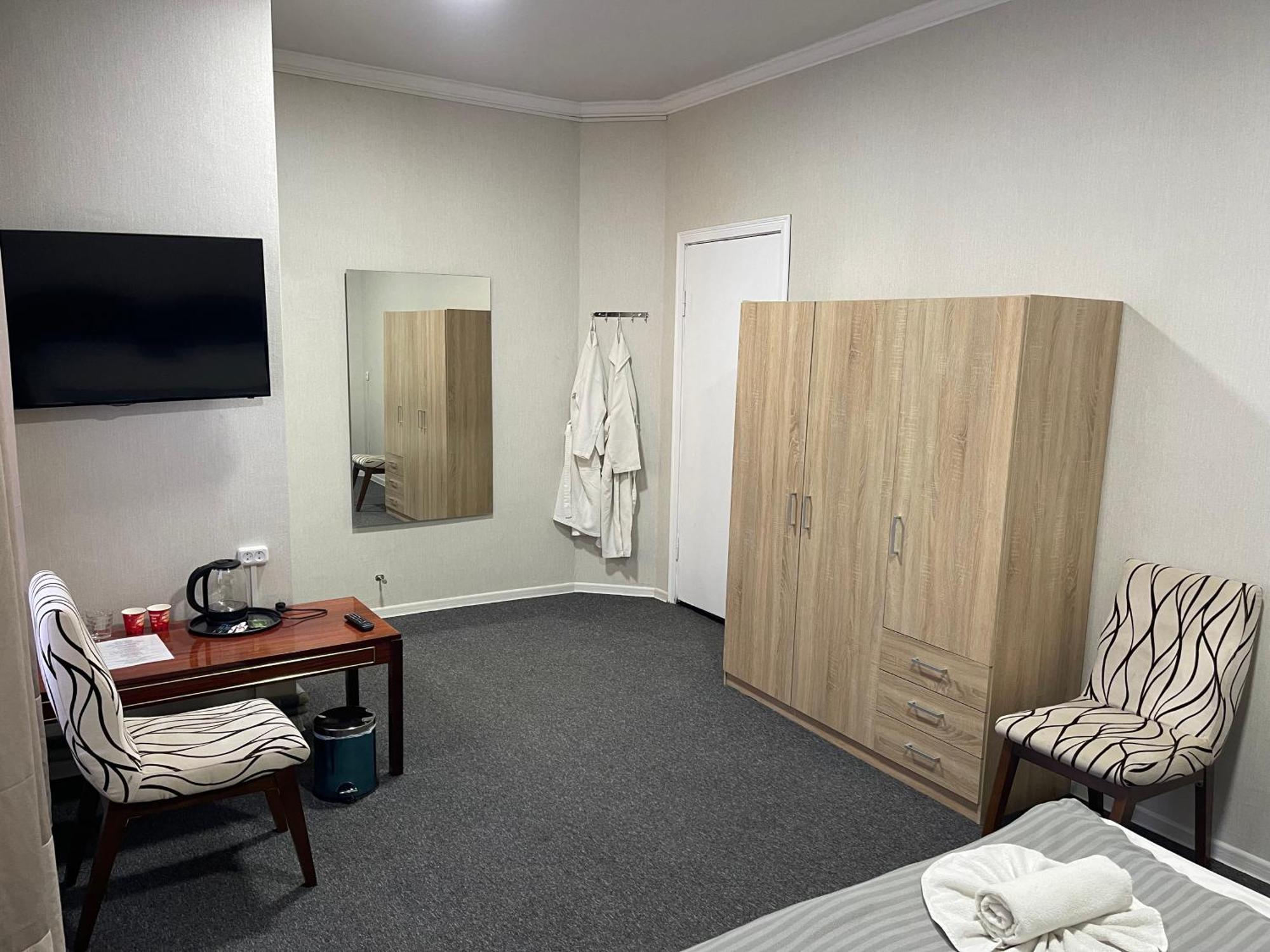 Medelean Hotel Comrat 外观 照片