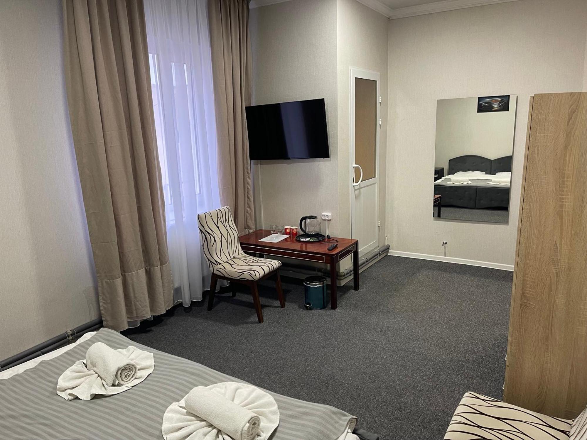 Medelean Hotel Comrat 外观 照片